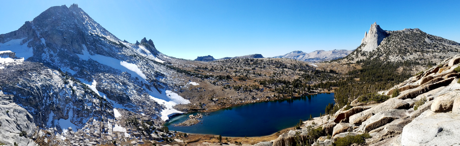 Gill net deployment on a mountain lake, photo © Roland Knapp